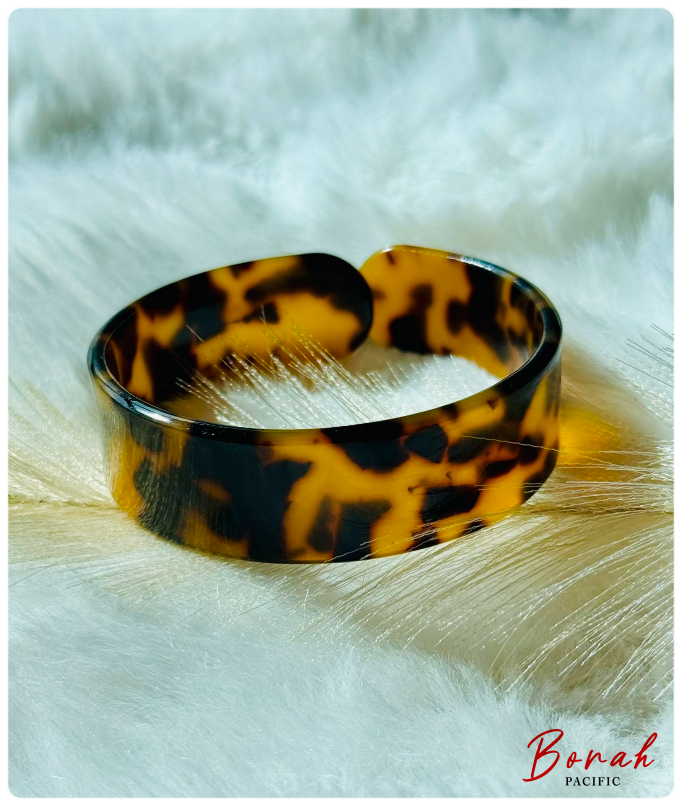 Le-LAUMEI Shell Bracelet (plain design)